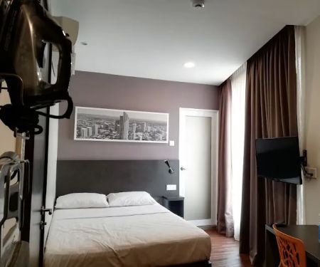 THE LOFT PLAZA HOTEL