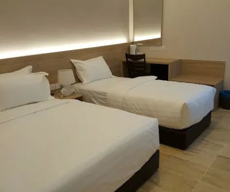 Habu Cameron Hotel