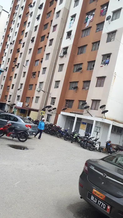Dewan Block D Taman Putra Damai Lembah Subang Picture 2