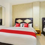 OYO 89583 Grove Hotel