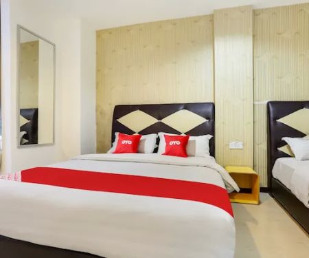OYO 89583 Grove Hotel