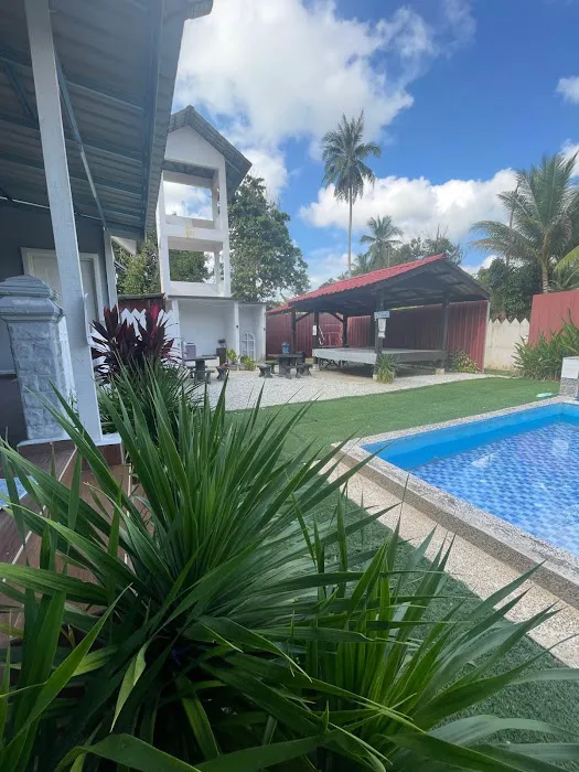 Lily Pool House Picture 6