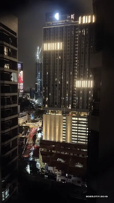 Fahrenheit 88 Penthouse Hotel Picture 1