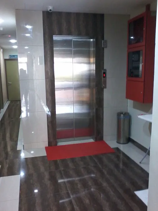 Golden Night Hotel Picture 2
