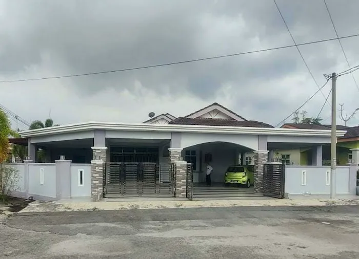 Aloha Homestay Bungalow Taman Sri Iskandar Picture 2