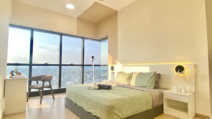 Icon City Premier Suites by WeCare Picture 2
