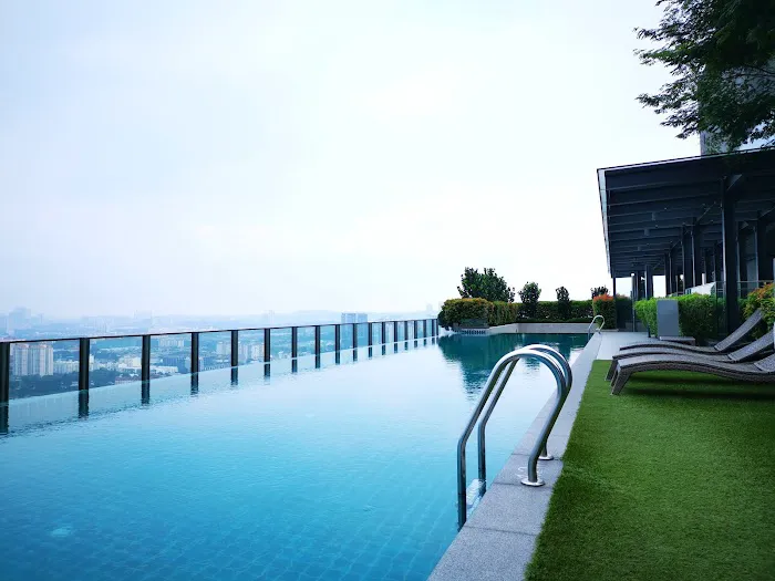 Icon City Premier Suites by WeCare Picture 7