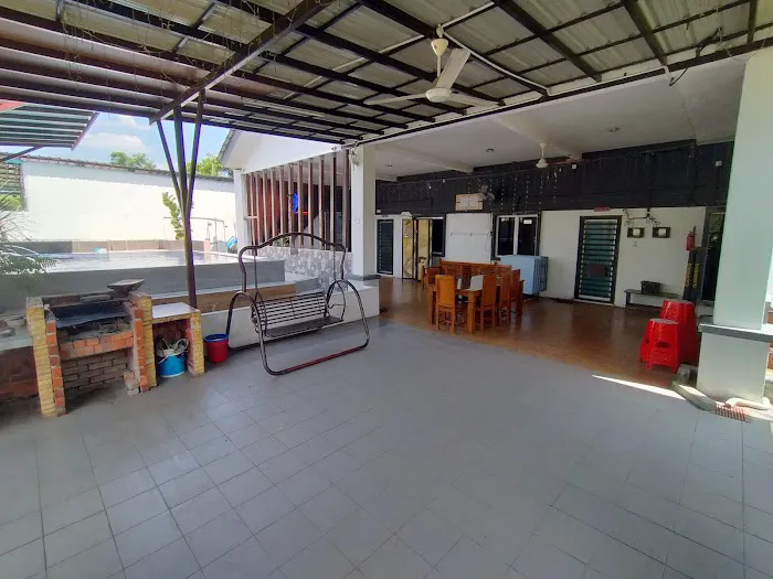 Nature Art Homestay and Santai D ' Villa Kemuning Pool Homestay Picture 1