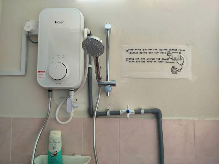 Travellers station cheap roomstay RM20/night 24 hours Picture 2