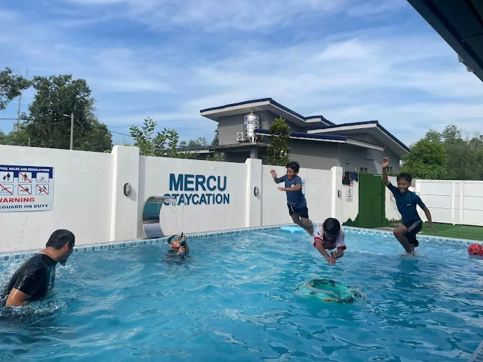 MERCU HOMESTAY with private pool Picture 5