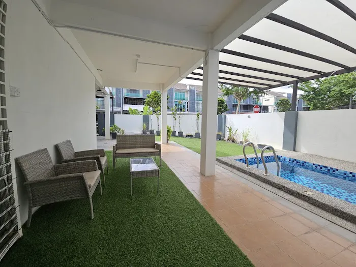 BMUK Poolstay Picture 2