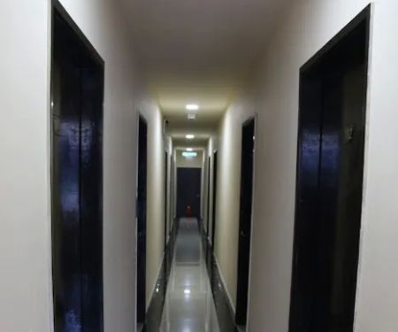 OYO 90143 Niche Valley Hotel