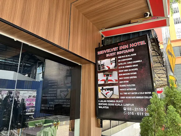 Red Velvet Inn Hotel Picture 10