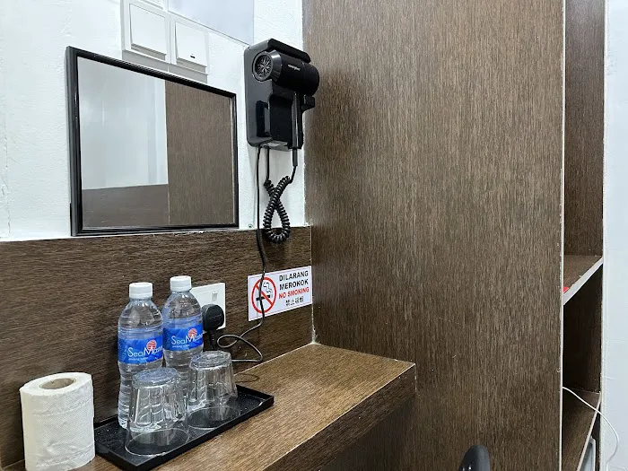 Red Velvet Inn Hotel Picture 8