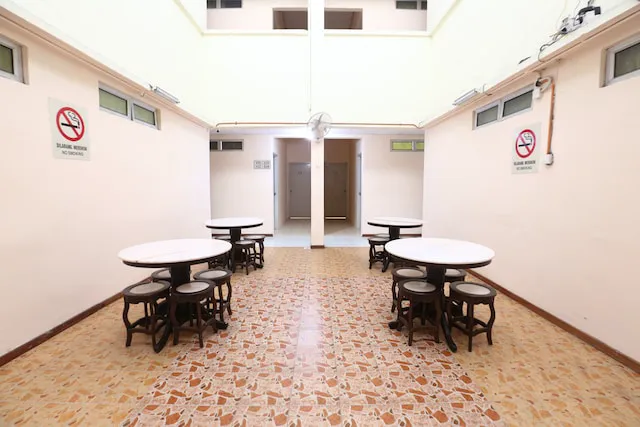 Super OYO 89651 Harmoni Hotel Picture 4