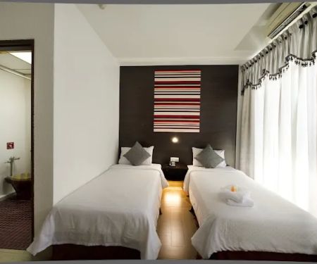 Dynasty Inn
