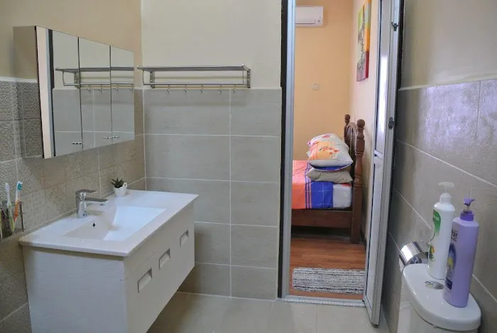 EzyRoom4Rent Picture 1
