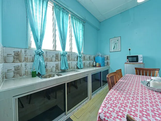 OYO HOME 90325 Au Homestay Picture 10