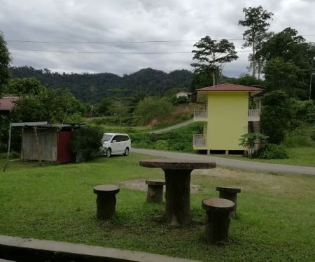 Yellow Guesthouse