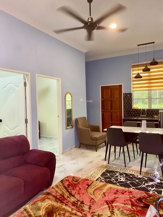 IZZ HOMESTAY BESUT Picture 5