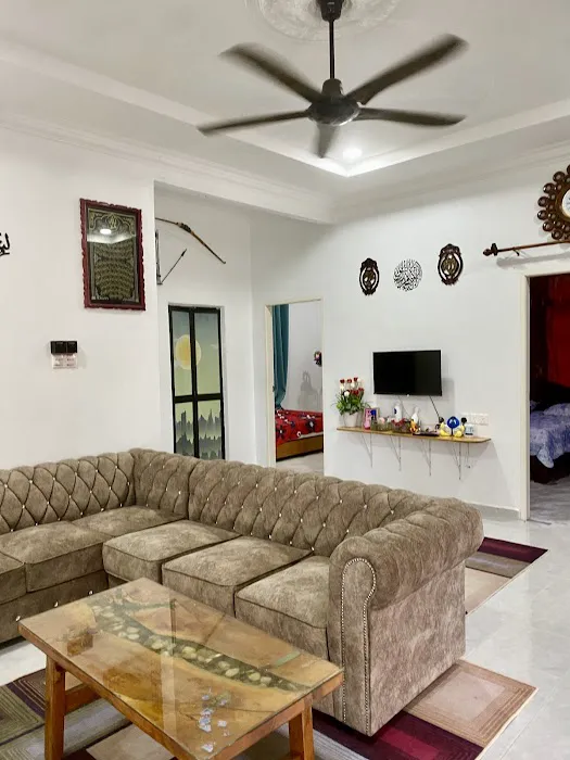 IZZ HOMESTAY BESUT Picture 9