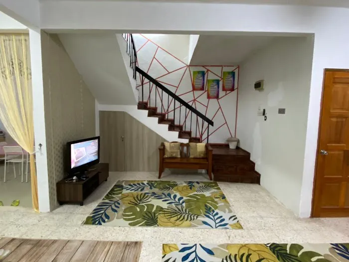 D'Hibiscus Homestay Picture 4
