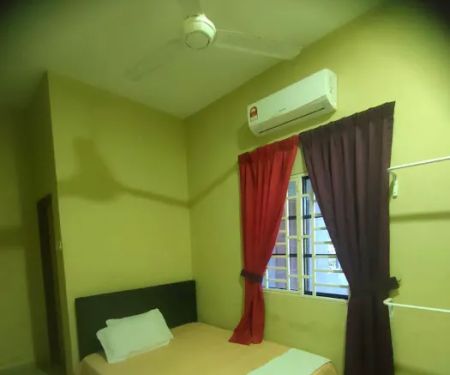 HOMESTAY MERU (JALAN DUSUN)