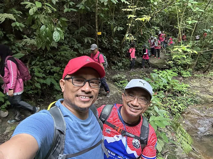 Chemperoh Waterfall Picture 7
