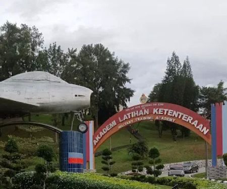 Bulatan Kapal Terbang (Jet Tebuan)