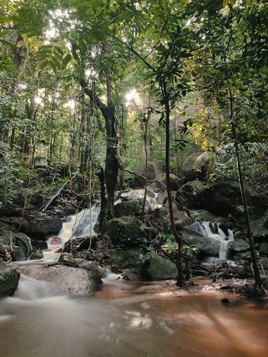 Cherandong Waterfall Trailhead Picture 2