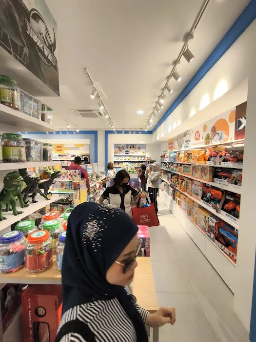 Elmina Lakeside Mall Picture 8