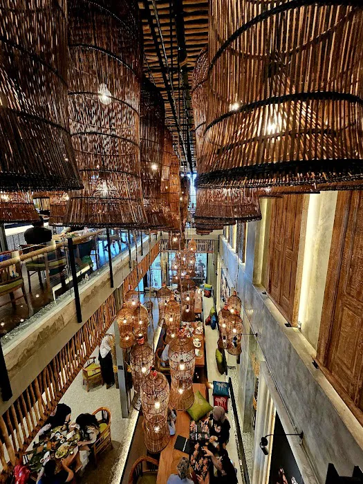 Elmina Lakeside Mall Picture 10