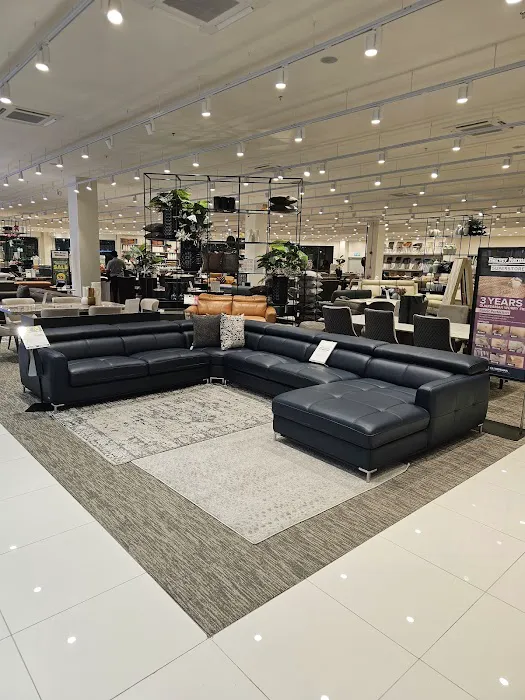 Elmina Lakeside Mall Picture 6