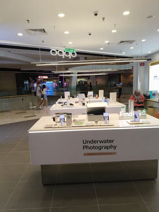 OPPO EXPERIENCE STORE MY TOWN Picture 2