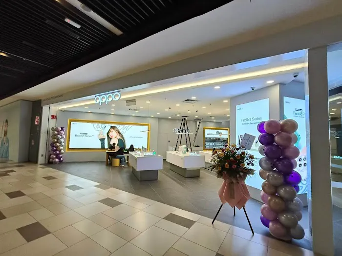 OPPO EXPERIENCE STORE MY TOWN Picture 1