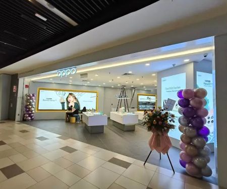 OPPO EXPERIENCE STORE MY TOWN