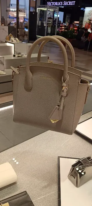 CHARLES & KEITH - MY TOWN Picture 2
