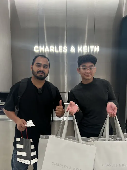 CHARLES & KEITH - MY TOWN Picture 5