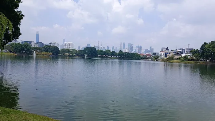 Fish Feeding Port Taman Tasik Ampang Picture 10