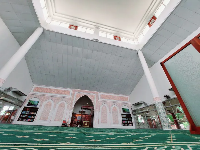 Mutiara Damansara Mosque Picture 2