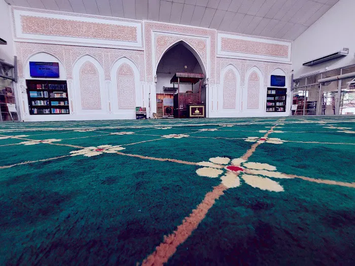 Mutiara Damansara Mosque Picture 1