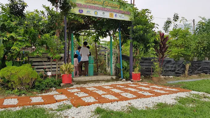 AU2 ROLPOP Community Garden Picture 2