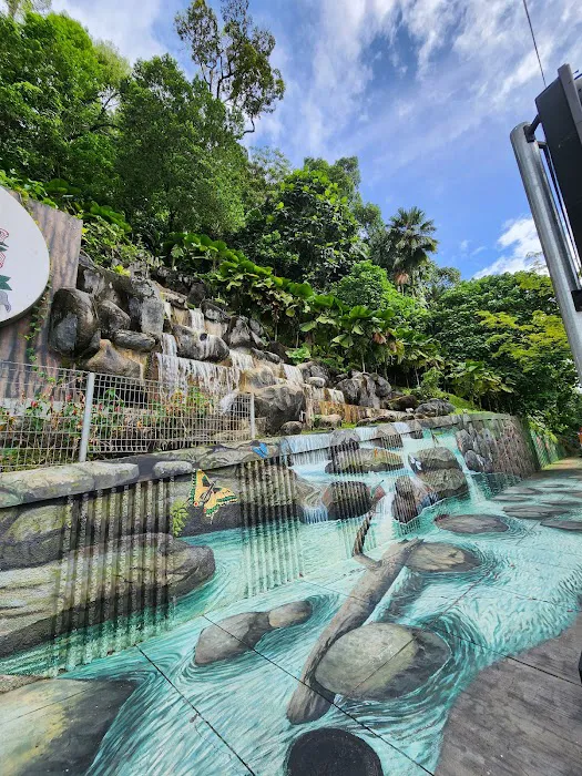 Air Terjun Bukit Nanas Picture 2