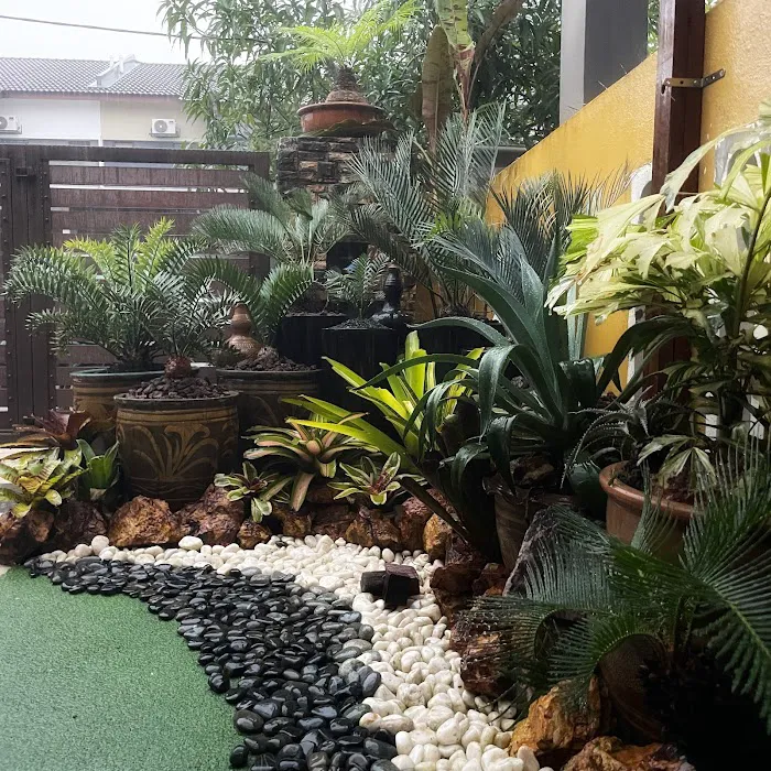 NazSeri Tropical Garden Picture 3