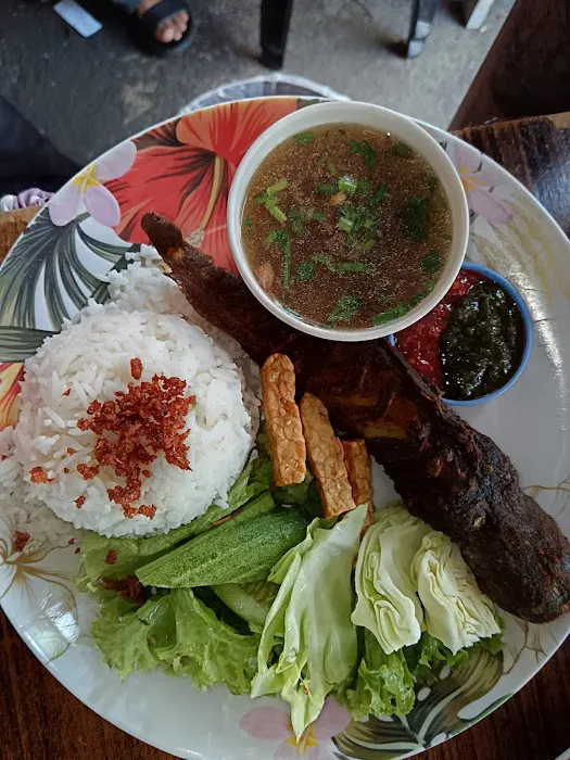 Cik su mi celup (Nasi ayam penyet) Picture 3