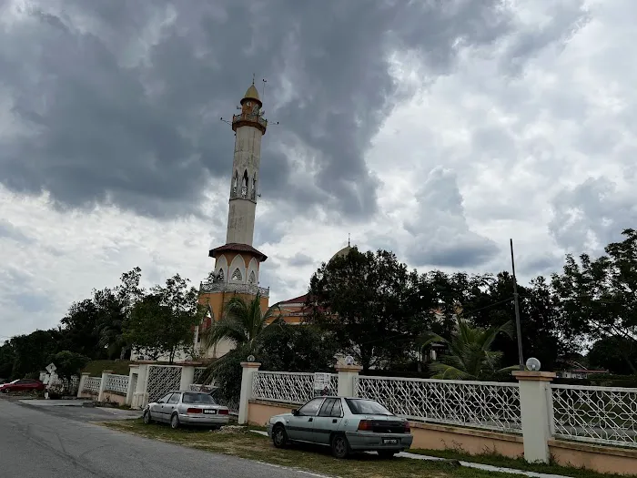 Cahaya Iman Mosque Picture 1