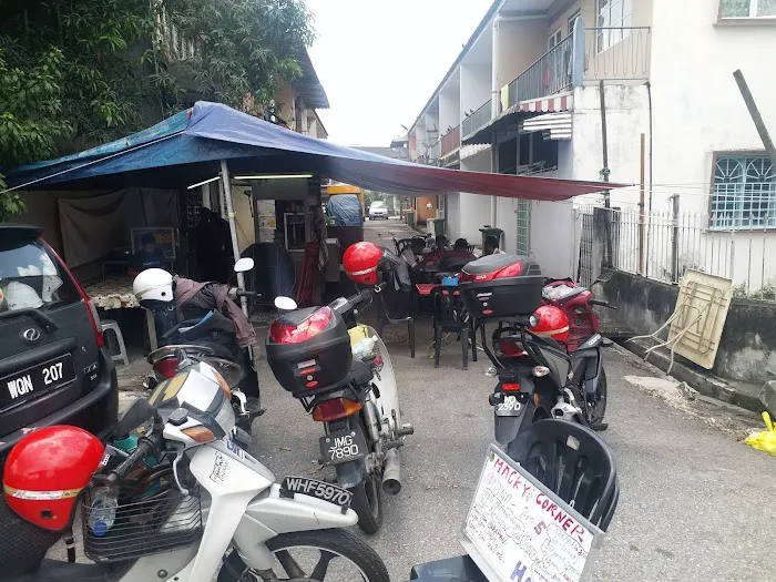 Macky's Corner Picture 1