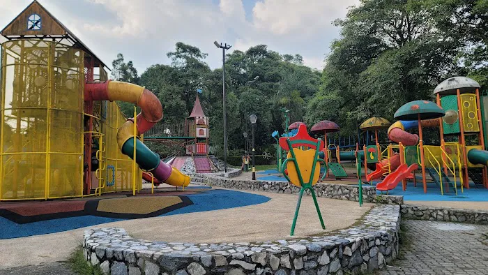 Perdana Botanical park Picture 2