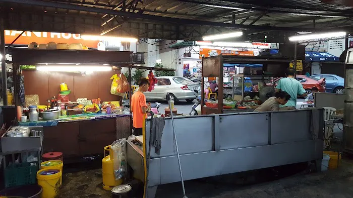 天橋底大蝦大小炒 Big Prawn Stall/ Gerai Makanan Huat Kee Picture 1