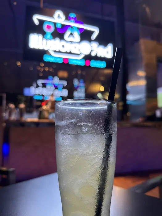 Illusionz - Shisha, Beer, Cocktails Picture 10